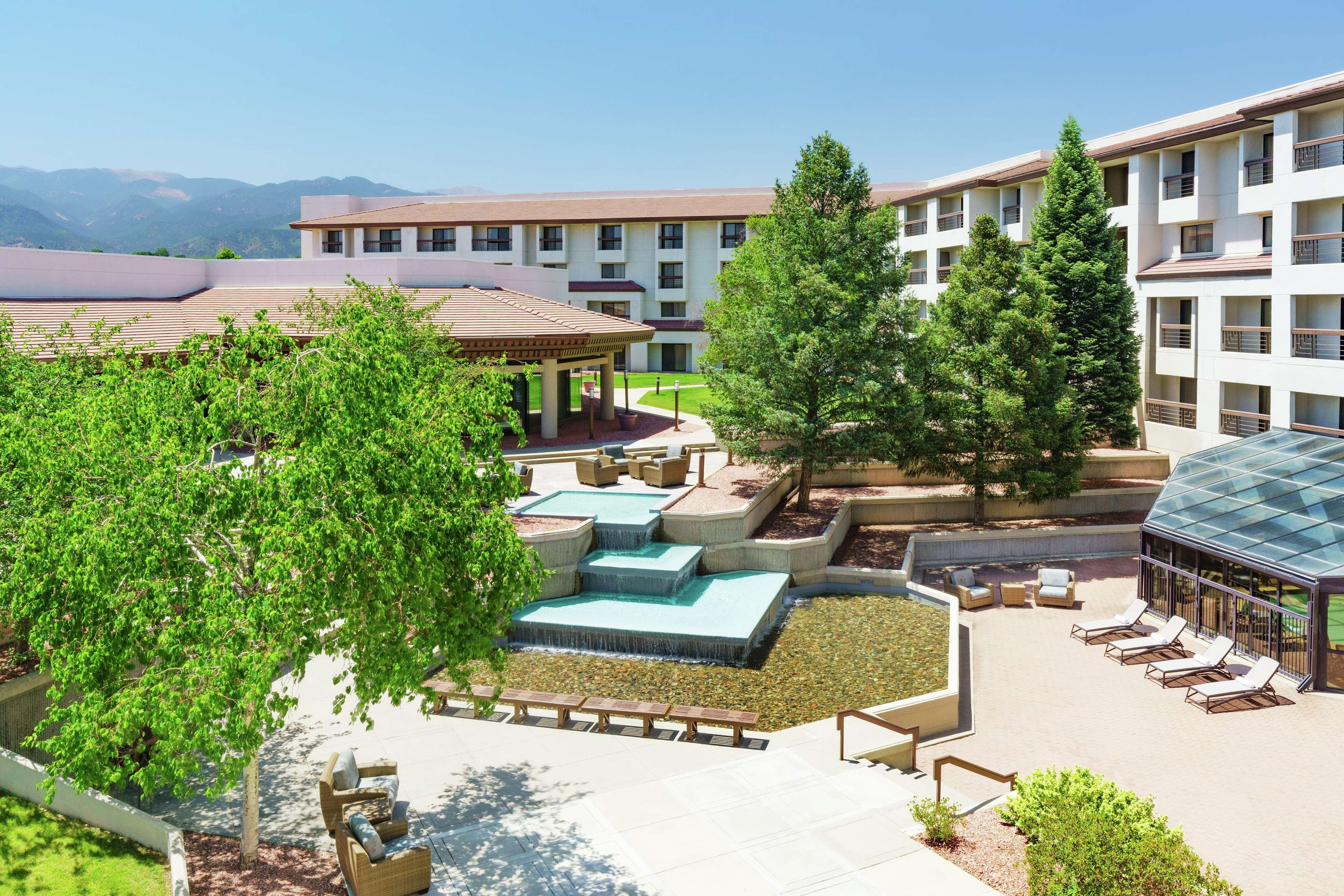 Doubletree By Hilton Colorado Springs Hotel Exterior photo